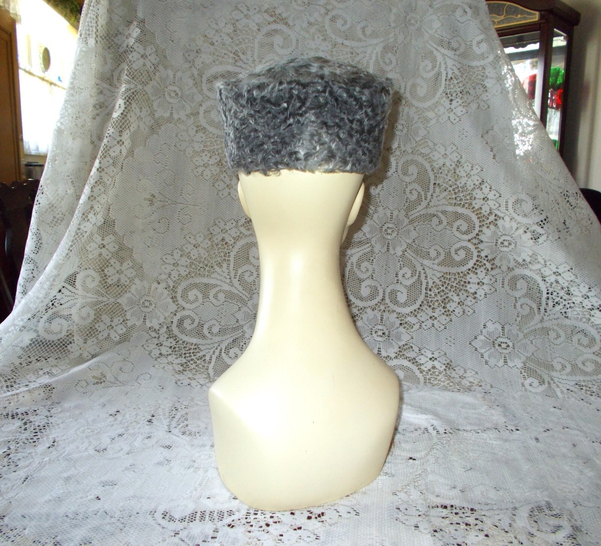 Vintage Light to Dark Gray Curly Persian Lamb Fur Pillbox  display picture 2
