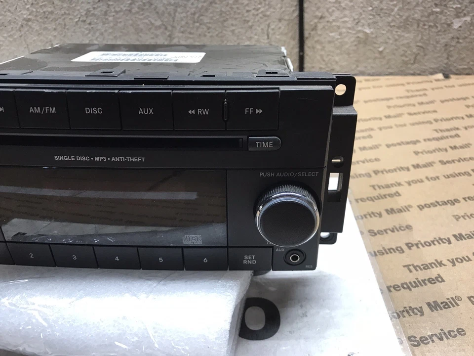 2012 2013 2014 Volkswagen Routan Minivan Radio CD Player P05091199AB OEM #R535 - Image 4 of 4