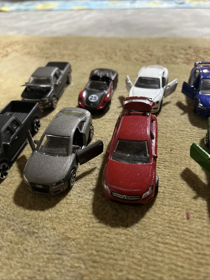 Lote de 9 autos diecast Majorette sueltos 1:64 con piezas móviles Subaru, Porsche, etc. Foto 4 de 4