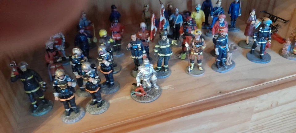 figurines soldats cavaliers Napoléon pompiers cavaliers Moyen Age  6euros pièce - Photo 4/4