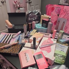35 Lot of Random Make Up/Beauty Supplies Receive Everything Pictured - Set 2