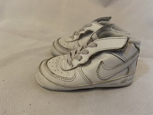 nike hook and loop shoes