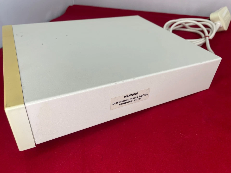 External SCSI 5.25" Drive Case with Audio Out & SCSI ID Selector by Cumana - Image 4 of 4