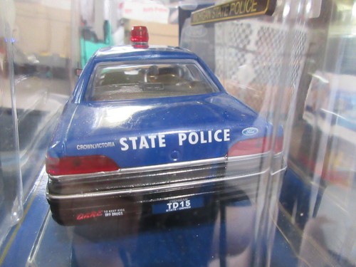 1:24 Code 3 Michigan State Police 1994 Ford Crown Victoria & Patch - Picture 4 of 11