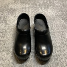 Sanita Original Danish Clogs Black Leather Slip Resistant EU 39/8 Women  s