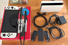 Nintendo Switch OLED Model 64GB Weiß Top Zus...