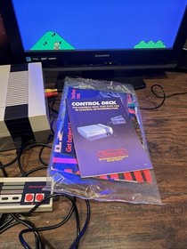 Nintendo NES Action Set Home Console CAJA ORIGINAL y papeles. PROBADO* Leer
