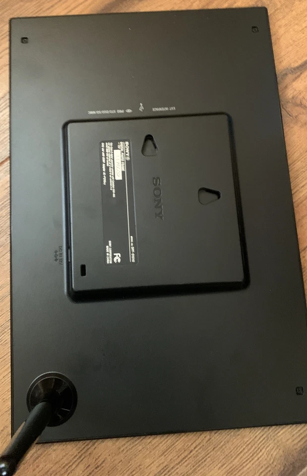 Sony DPF-D1010 10.2" Digital Picture Frame - Image 3 of 4