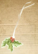 Longaberger Tie-On Mistletoe Holiday 2001
