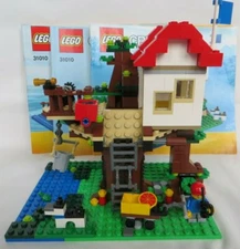 LEGO 31010 Treehouse 3 in 1 Creator Home Lakeside Hut Farmyard Barn House 2013