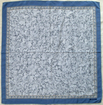 Foulard En Soie Fine Vintage - 90 X 92 Cm, Couleur Verte Avec Motif | Accessoire Femme élégant