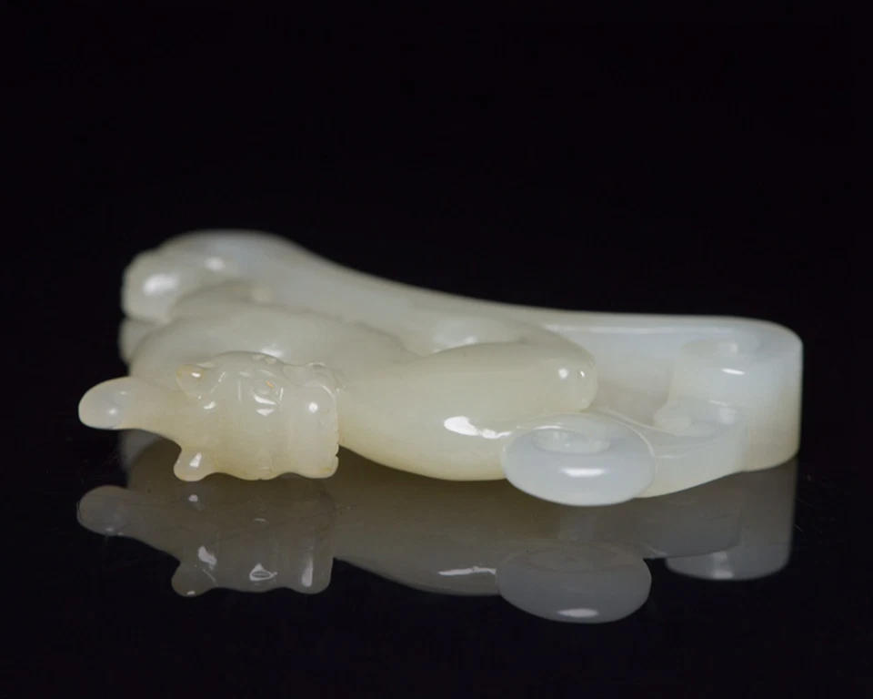 Certified Natural Hetian Jade Hand-carved Exquisite Dragon Statue120117 - Image 3 of 4