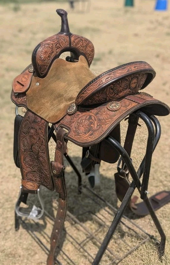 Jeff Smith 13" Gorgeous  tooled Barrel Saddle like  new