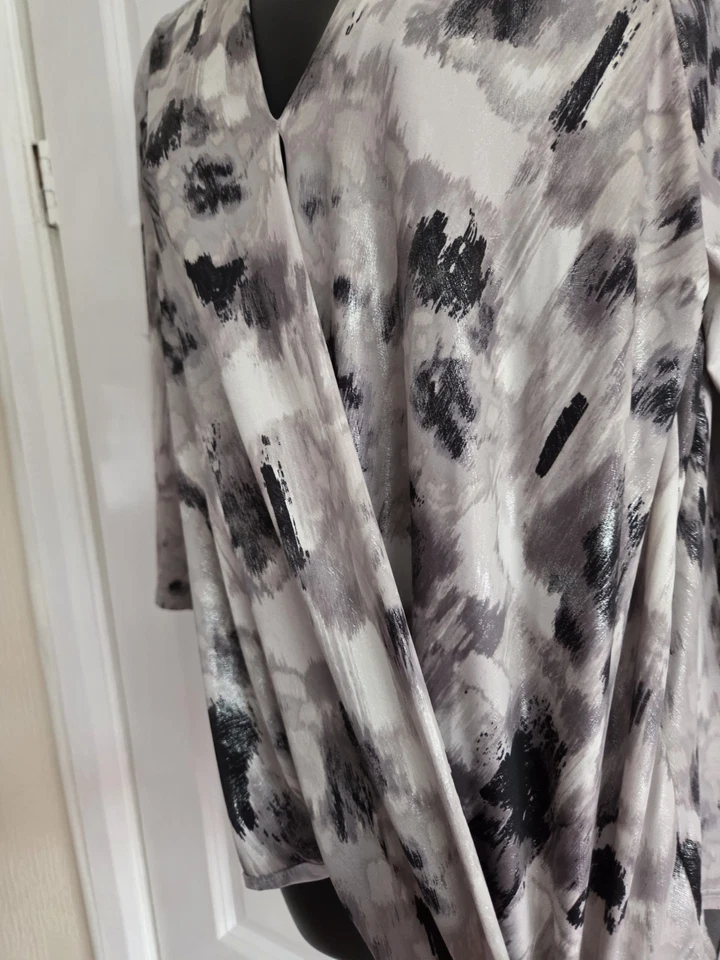 Ladies M&Co Metallic Silver, Black And White Blouse. Size 14Petite - Image 2 of 4