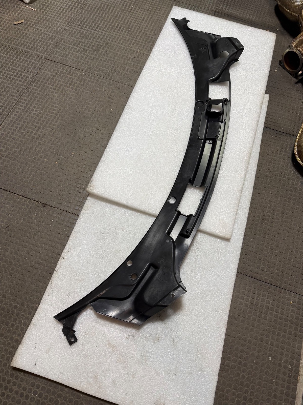 2013 Lamborghini Gallardo LP560 Coupe 5.2L Cowl Vent Panel 401819413D *Notes*