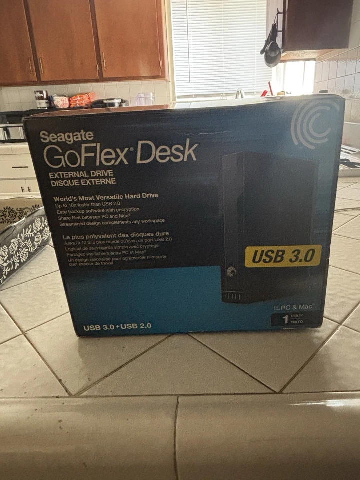Seagate FreeAgent GoFlex Desk STAC1000103, USB 3.0 External Hard Drive 1TB - Image 3 of 3
