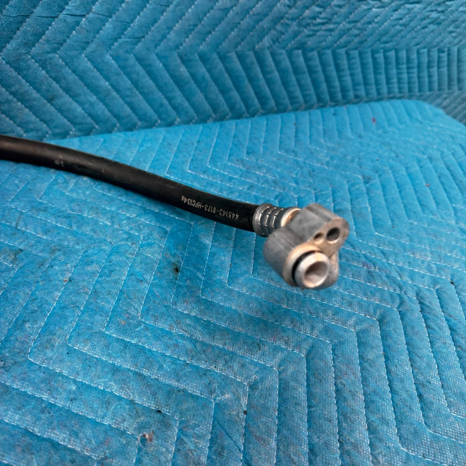 2000-2004 Toyota Avalon Ac Hose Line Ac Suction Hose 88704-07042 OEM - Image 3 of 4