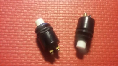 SCHMERSAL 2 x Einbautaster Drucktaster 220V, 1A, 1-pol. Rund 13mm, Schwarz / weiße Taste