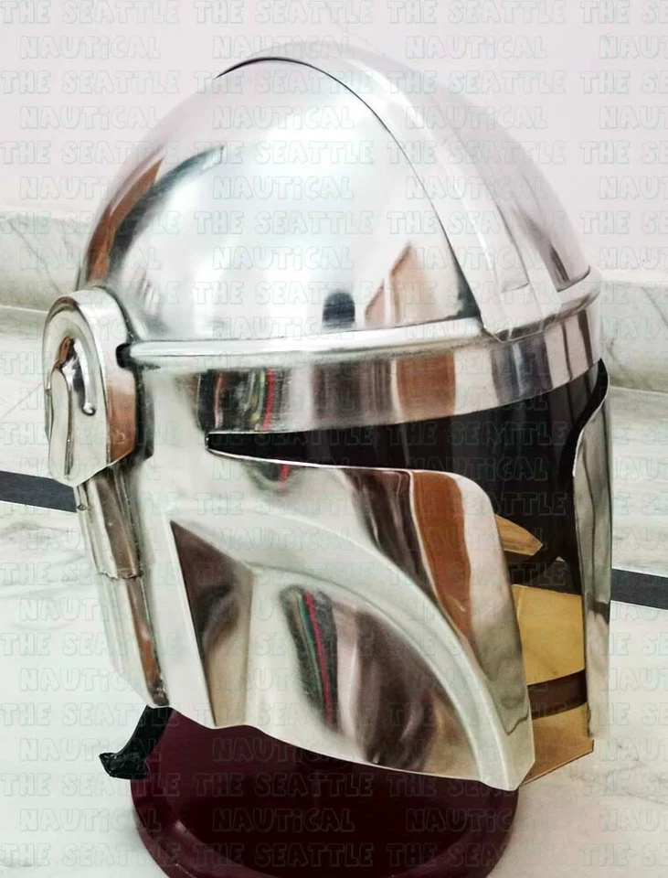 Casco Mandaloriano Prop Medieval Star Wars con Forro y Correa para la Barbilla Soporte de Madera Foto 3 de 4