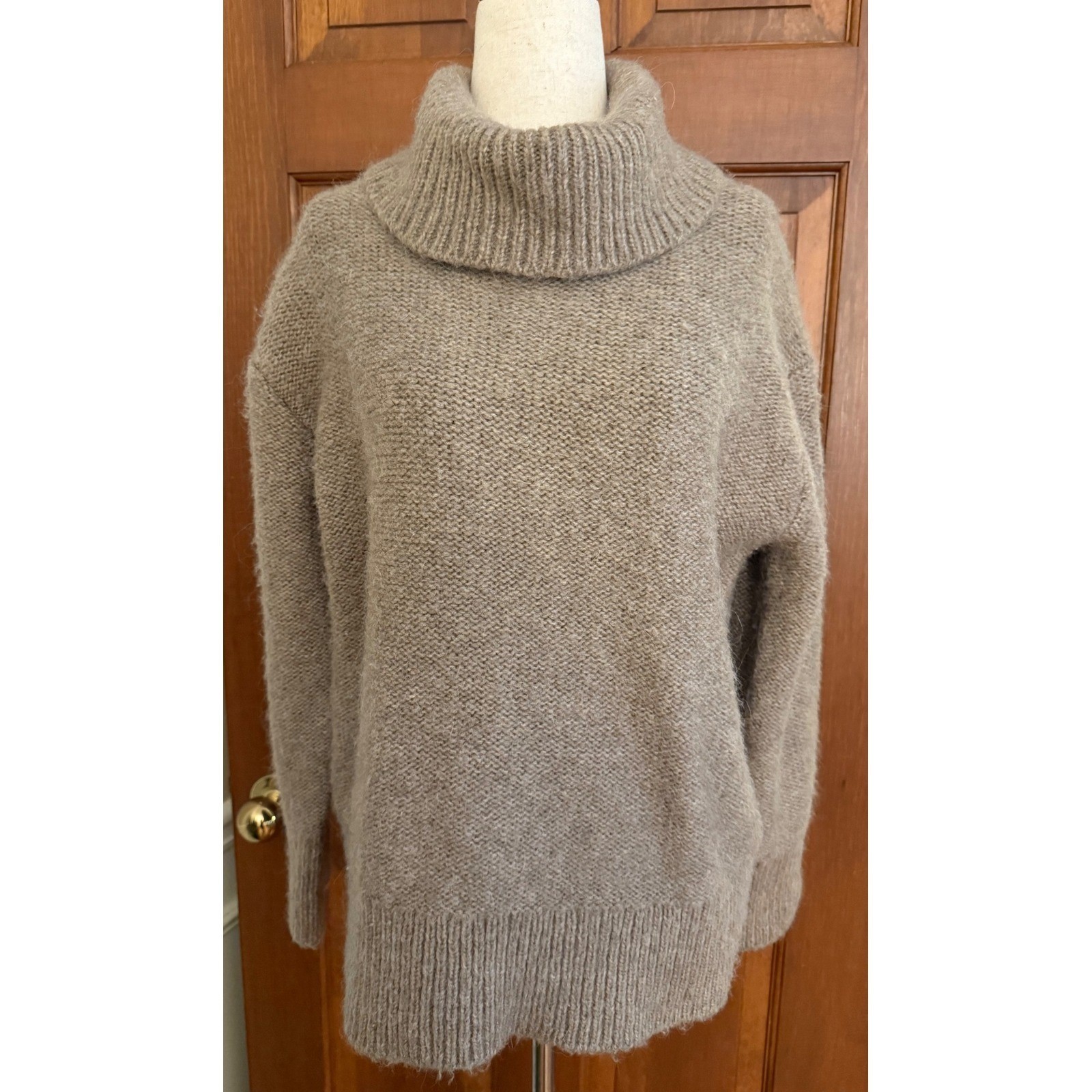 Banana Republic Wool-Alpaca Blend Sweater Womens XS Oat Ultra-Soft Turtleneck