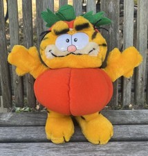 Vintage 1981 DAKIN Garfield Pumpkin Halloween 12  Plush Stuffed Animal Toy
