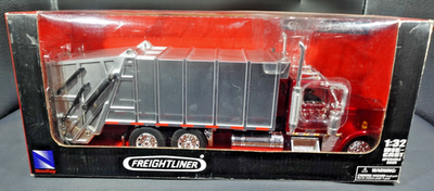 #ad New Ray Freightliner Classic Garbage Truck 1 32 $29.95