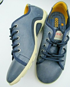 ecco perforated leather sneaker