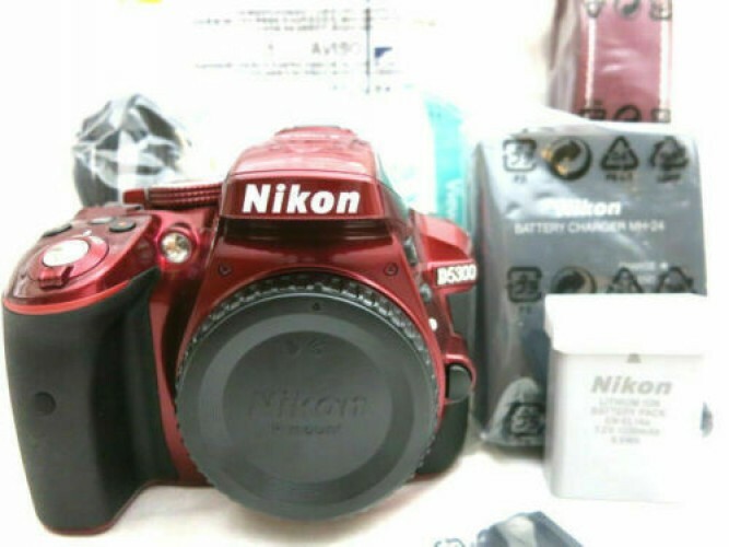 Nikon D5300 digital SLR camera body kit w. 18-55mm VR DX