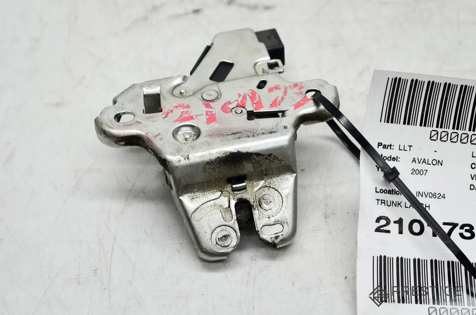 Actuador de bloqueo de liberación de pestillo de maletero Toyota Avalon 2005-2012 OEM Foto 3 de 4