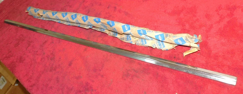 1965 Ford Galaxie 500 4-Door Country Sedan NOS FRONT DOOR OUTSIDE TRIM MOULDING - Image 2 of 4