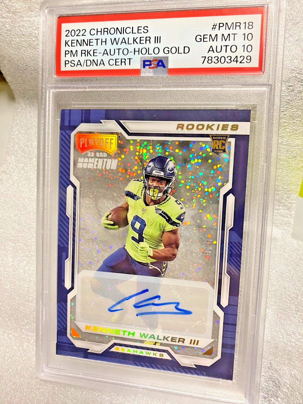 Kenneth Walker III Panini Chronicles Playoff Momentum Rookies #PMR18 Autograph-Holo Gold