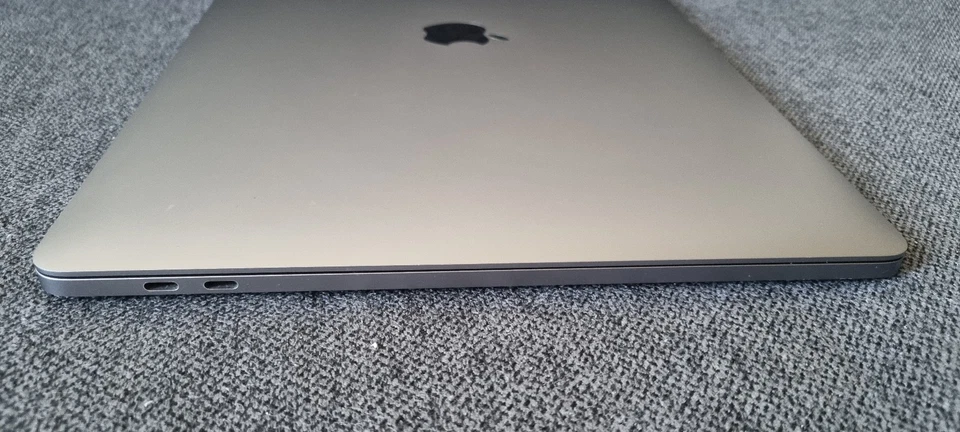 Apple MacBook Pro 15" 2017 · i7 · 16GB · 2TB, photo 4 sur 5