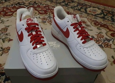 Nike Air Force 1 / 07 Herren White / Red Gr. 43 Neu