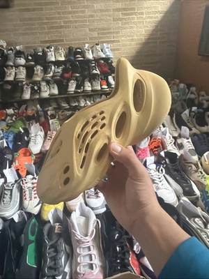 Yeezy Foam Runner ''Desert Sand'' Size 6M **WILL SHIP ASAP**