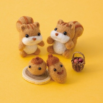Hamanaka Easy Cute Needle Felting Kit: Squirrel & Acorns H441-643