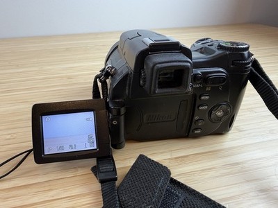 Nikon COOLPIX 8800 8.0MP Digital Camera - Black *Tested* With