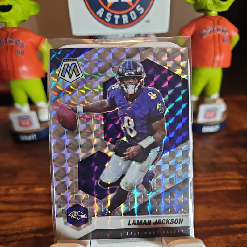 2020 Panini Mosaic Football Lamar Jackson Mosaic Silver Prizm Ravens #19