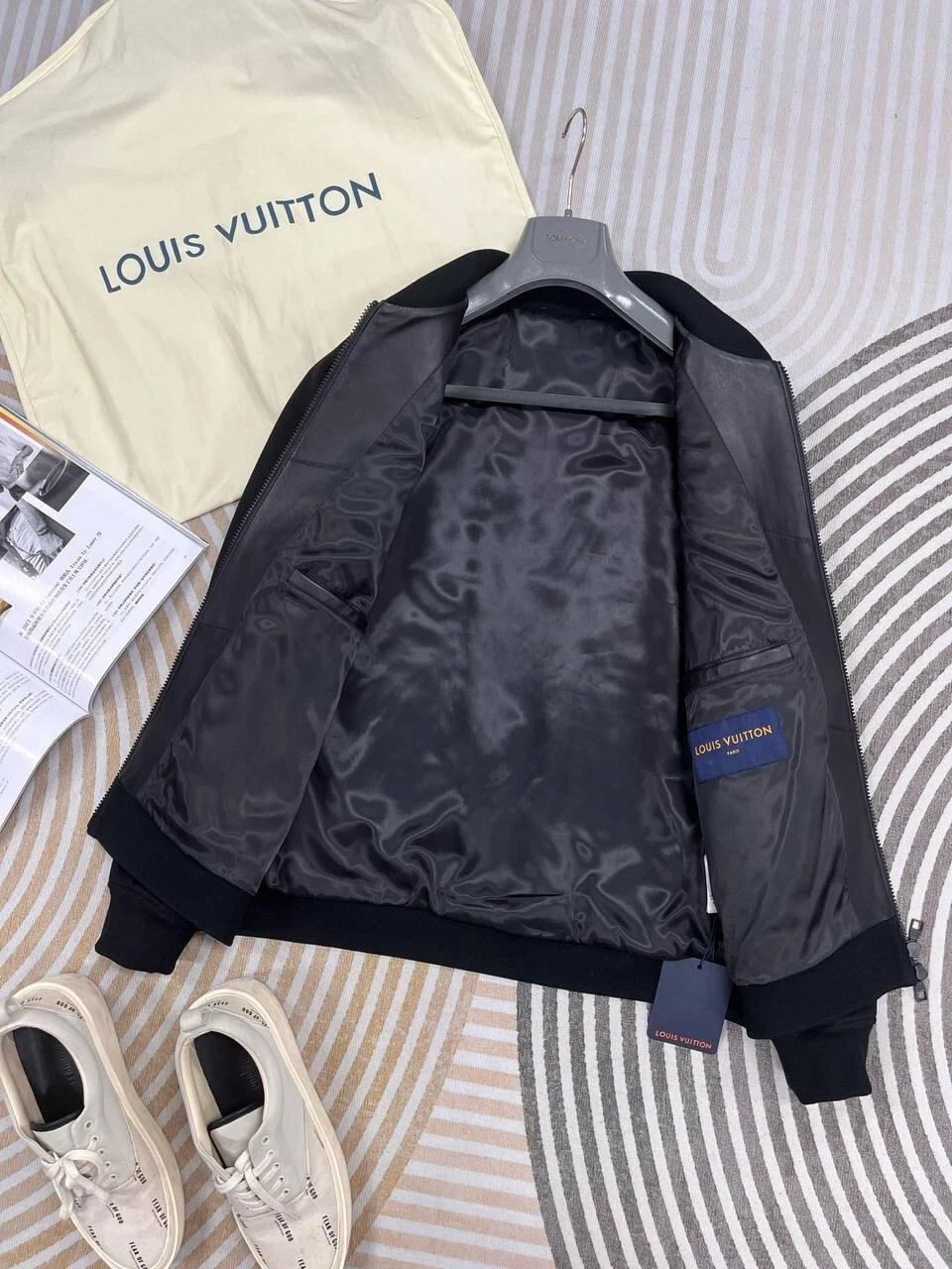 LOUIS VUITTON（LV） ✨ Louis Vuitton ✨ L Louis * Deng la parte principale del cappotto è fatta di sci di pecora