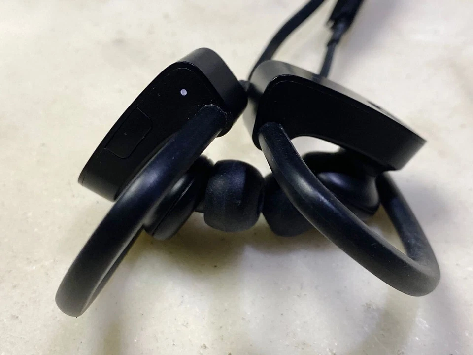 Fones de ouvido Power Beats 3. Bluetooth. Limpo, funciona muito bem + estojo - Imagem 4 de 4