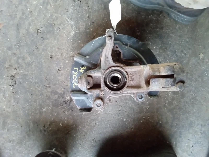 Volvo V60 2015-2018 conductor husillo delantero izquierdo nudillo OEM Foto 2 de 4