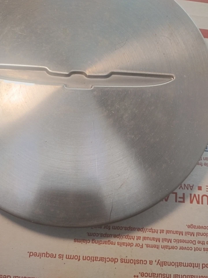 Tapa central de rueda Ford Thunderbird 1989-1992 OEM, Hollander 1682 Foto 2 de 4