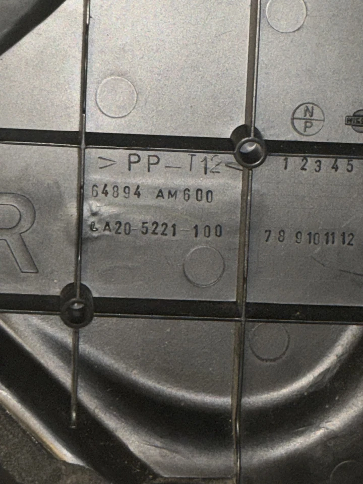 🔶2003-2007 INFINITI G35 CUPÉ BATERÍA EMBELLECEDOR CUBIERTA PANEL DE ACCESO Foto 3 de 3