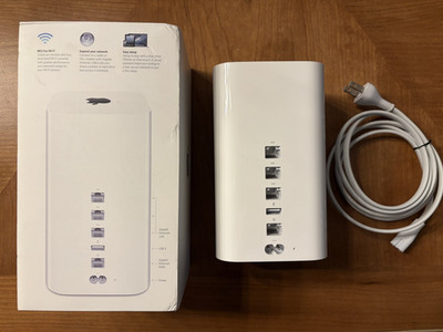 Apple AirPort Extreme A1521 3-Port Gigabit Wi-Fi 802.11 AC Router ME918LL/A