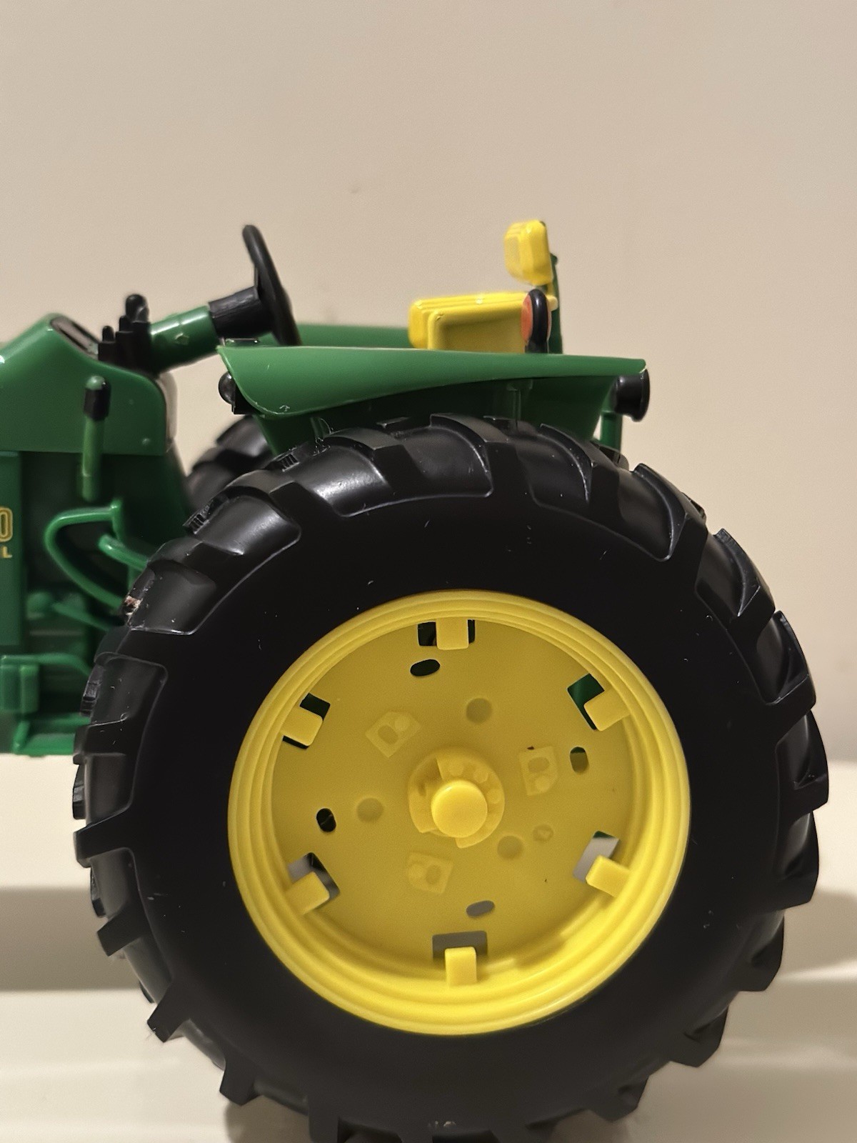 John Deere 4020 Diesel Tractor by Tomy with Sound and Lights 1:64 thumbnail 14