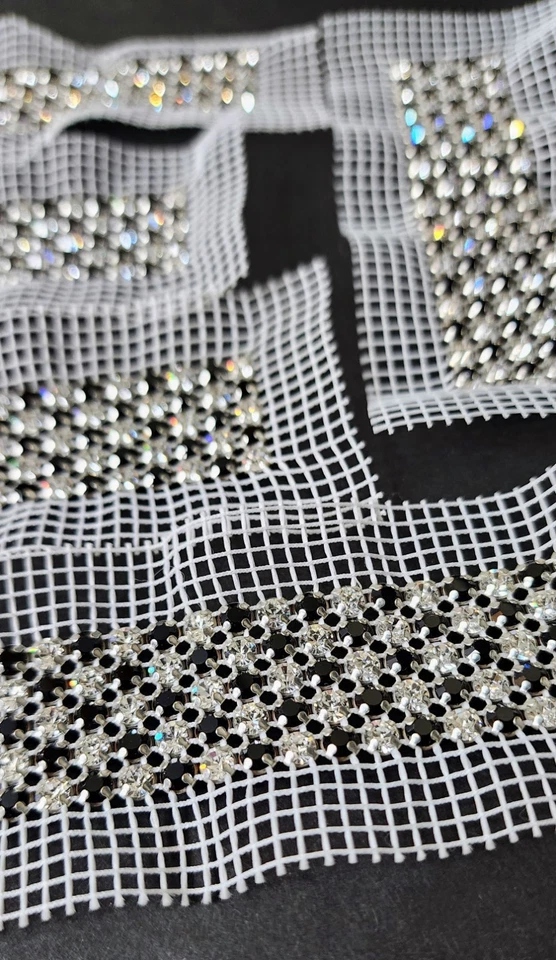 Conjunto de 5 apliques de malha de cristal Swarovski – acabamento de designer austríaco prata e preto - Imagem 3 de 4