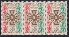 bloc 3 timbres France cinquantenaire Croix de guerre 1965 40c n°1452 Y&T