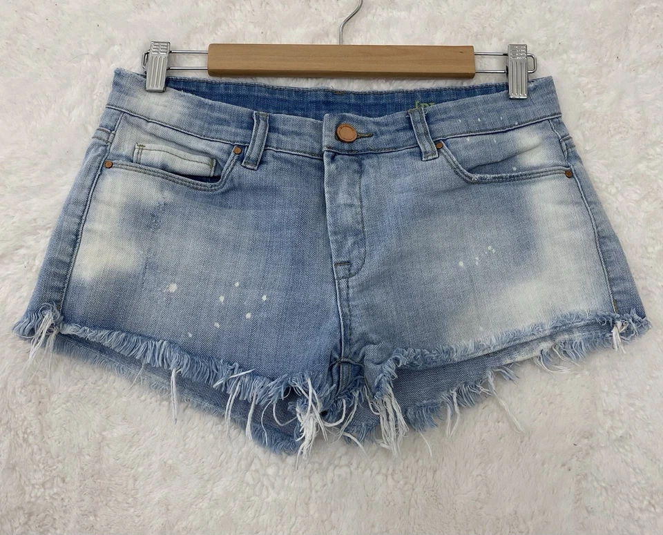 Pantalones cortos de mezclilla Blank NYC para mujer talla 27 corte micro desgastado dobladillo crudo Foto 2 de 4