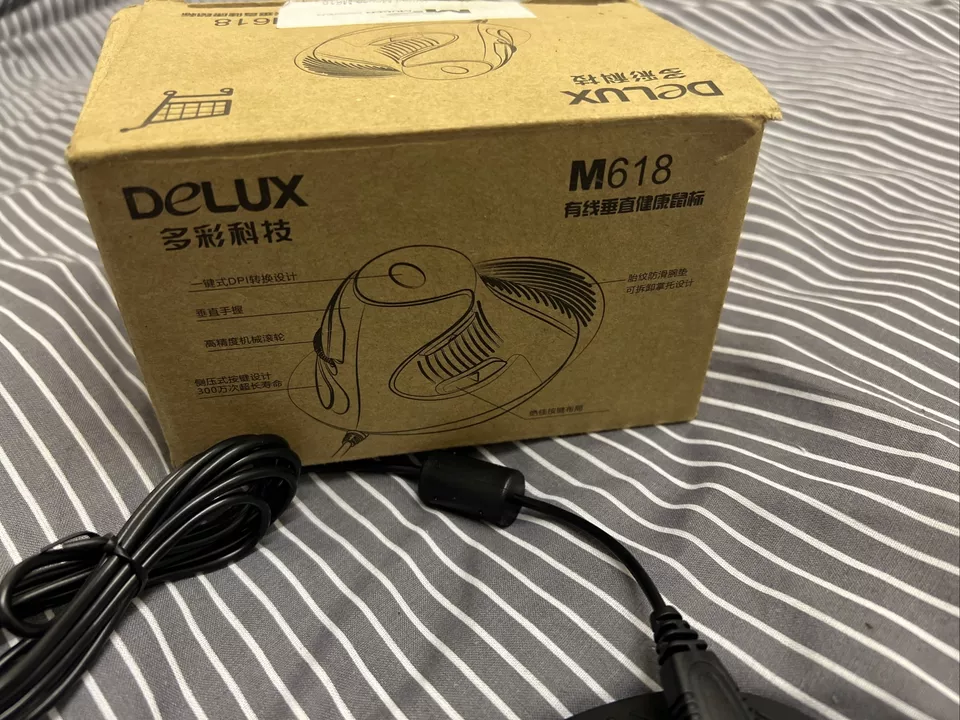 Delux M618 Ergonomic Wired Vertical Optical Mouse - Image 4 of 4