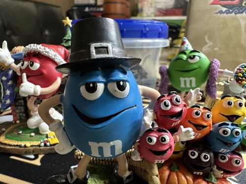 Danbury Mint M&M's November Perpetual Calendar Figurine 🤩💎 - Picture 3 of 9