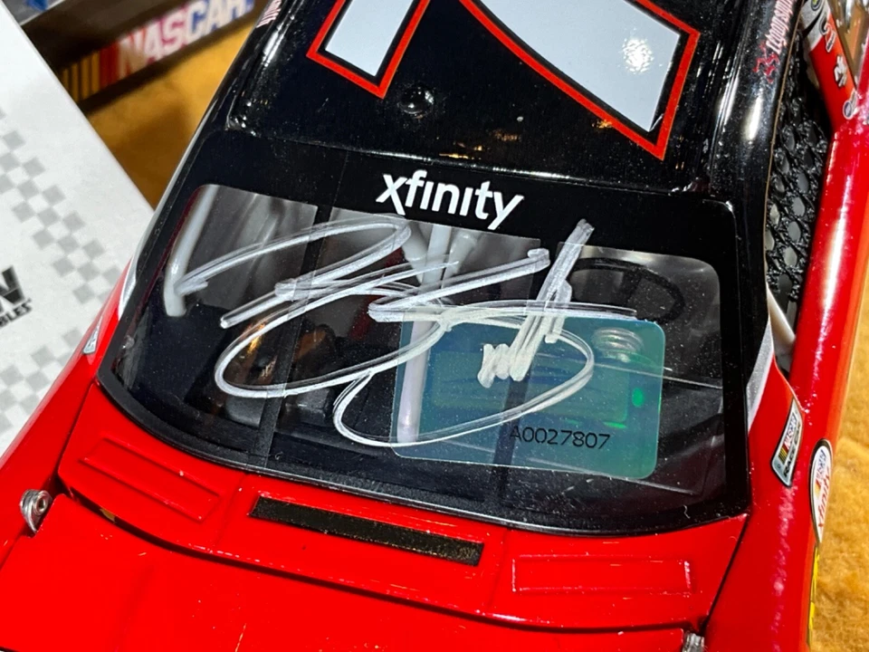 Z10-66 REGAN SMITH #7 TAX SLAYER - AUTOGRAFIADO / CERTIFICADO DE AUTENTICIDAD - 2015 CAMARO - #215/637 Foto 2 de 4